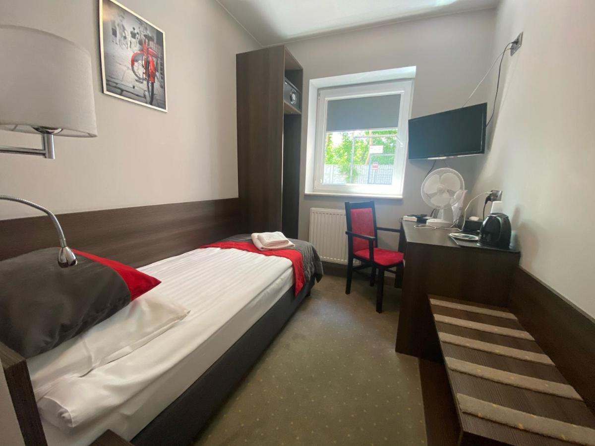 Hotel Ajax Janki Ngoại thất bức ảnh
