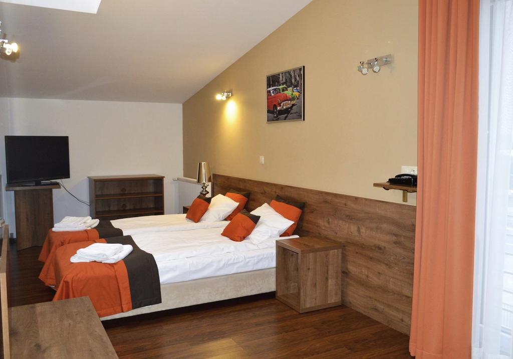 Hotel Ajax Janki Phòng bức ảnh
