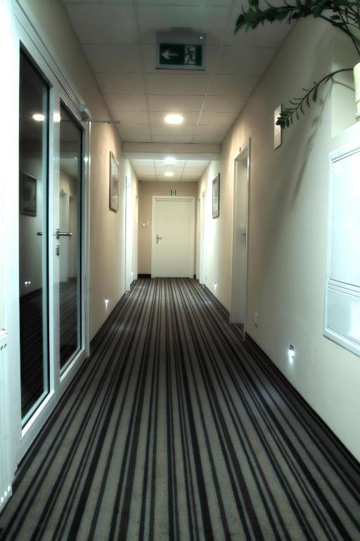 Hotel Ajax Janki Phòng bức ảnh
