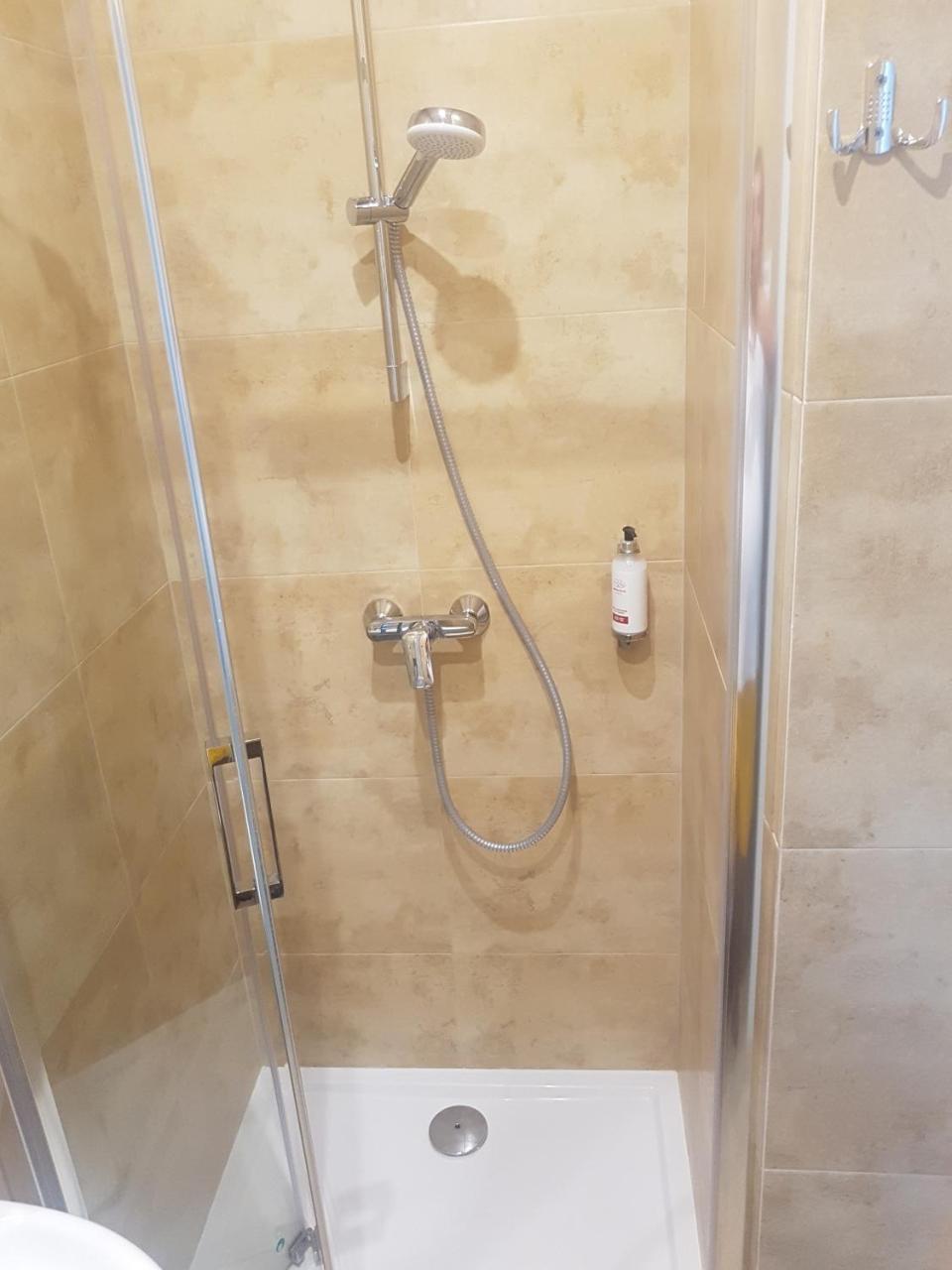 Hotel Ajax Janki Ngoại thất bức ảnh